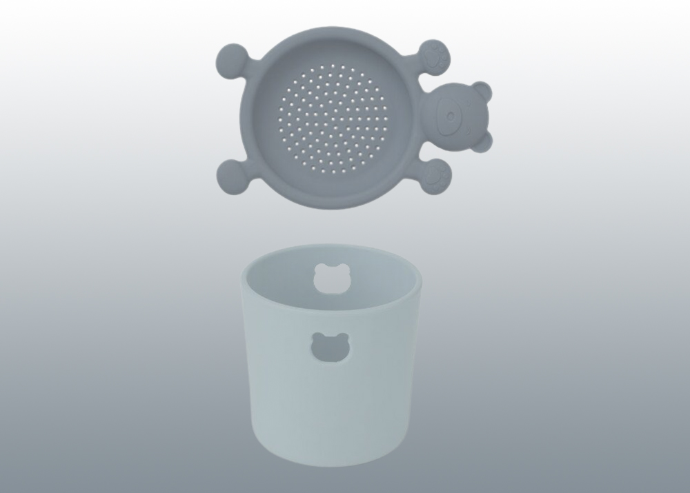 Silicone beach bucket and sieve