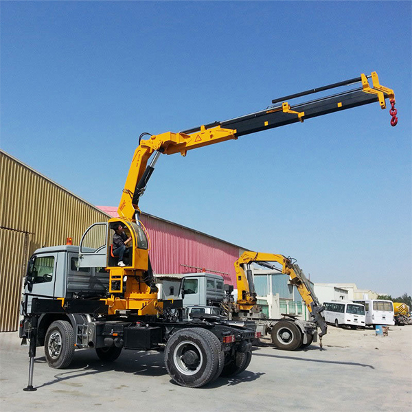 Truck knuckle boom crane